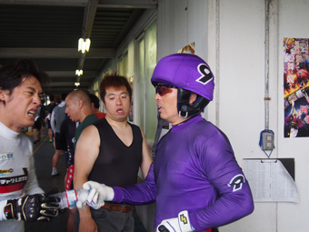 戦い終わって写真