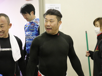 戦い終わって写真